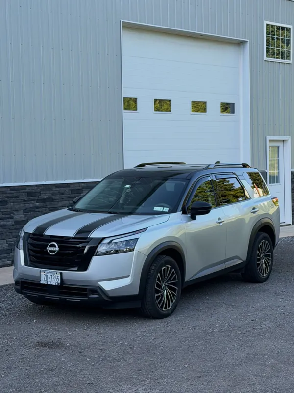 2025 Nissan Pathfinder: Tuxedo Blackout Pathfinder
