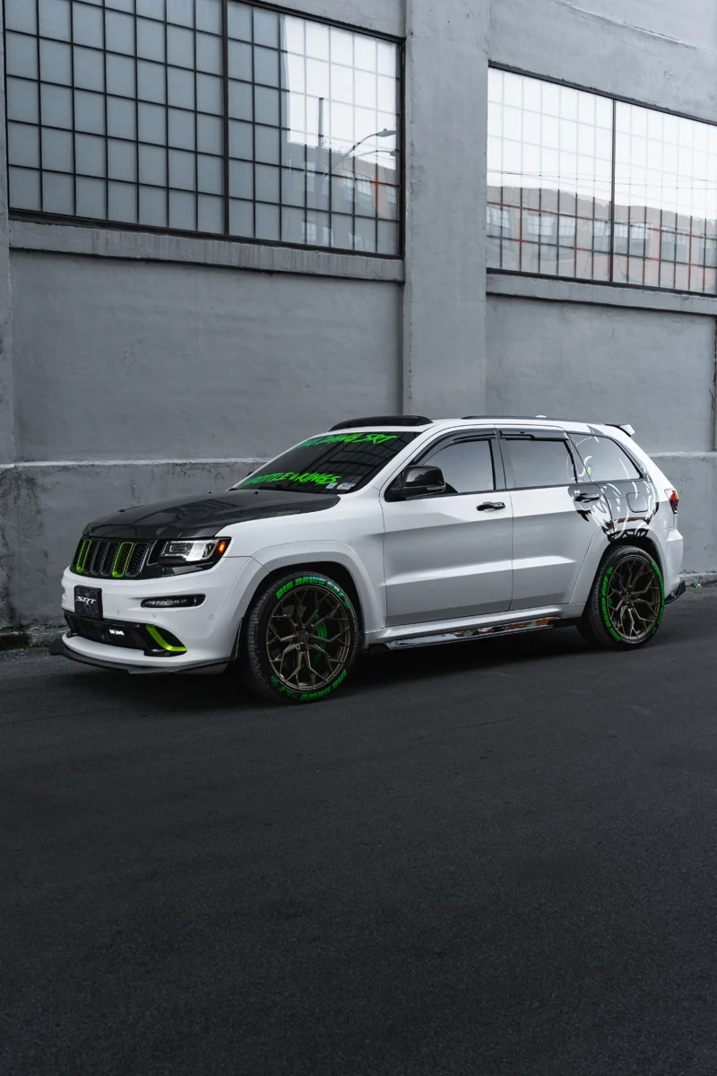 Jeep Grand Cherokee SRT 392 HEMI: Big Dawg SRT
