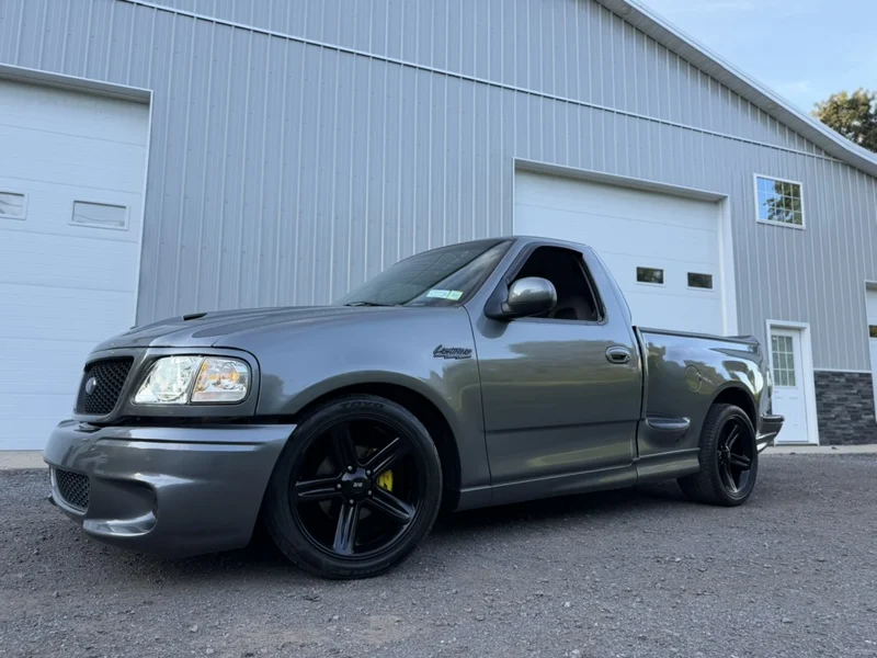 Ford F-150 SVT Lightning: Grey Lightning